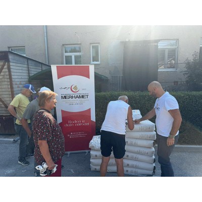 Podijeljeno brašno porodicama slabijeg materijalnog stanja u Jablanici i Bijelom Polju 